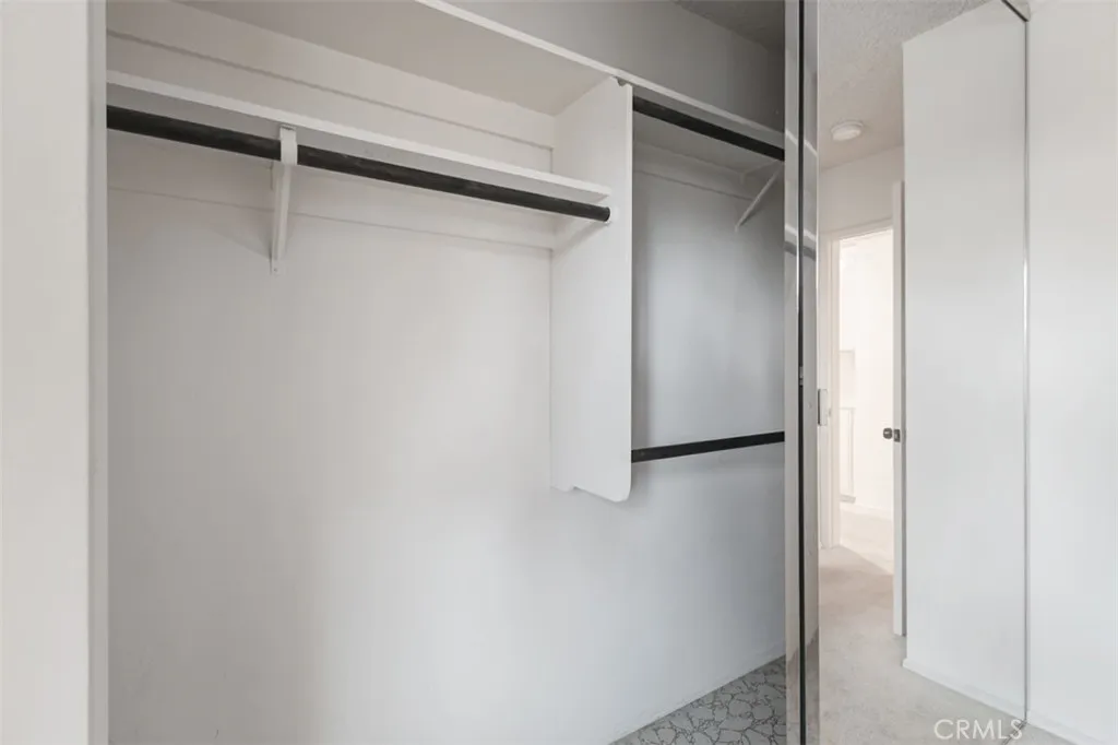 19291 Berclair Lane, Tarzana, California 91356 home-pic-31